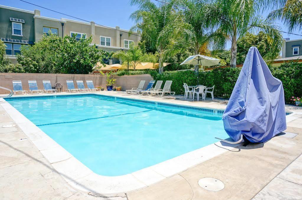 Motel Harbor 2*